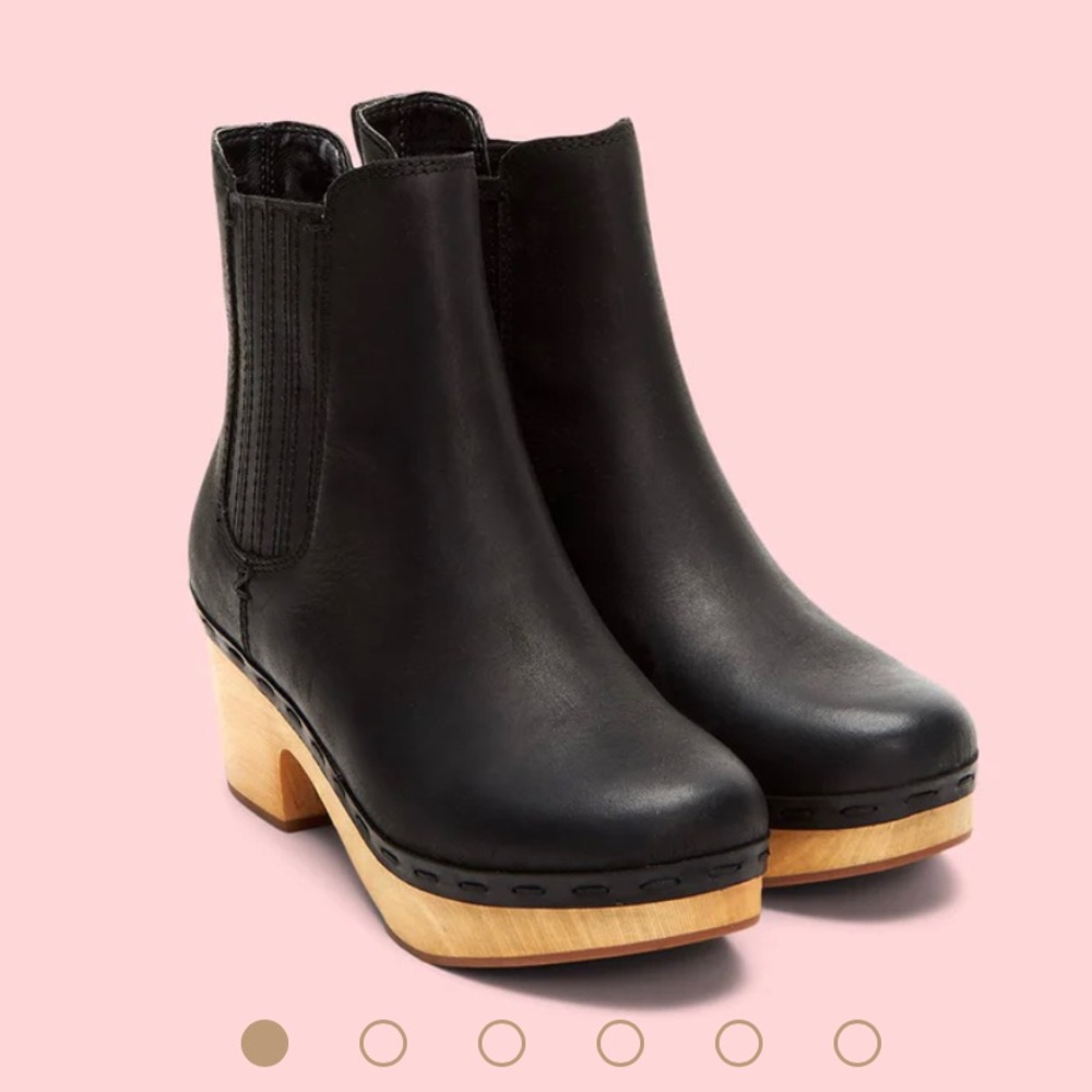NWOT Frye Odessa Chelsea Boots